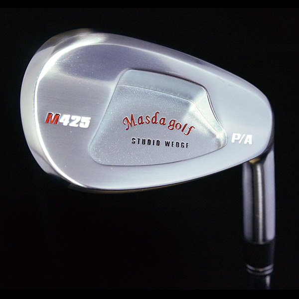 Photo:MASDA Studio Wedge M425特徴「純国産軟鉄鍛造」